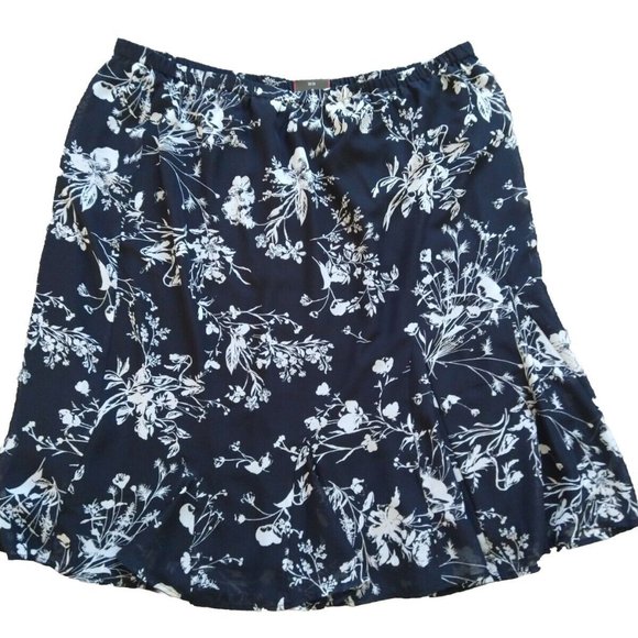 Avenue Skirts Avenue Size 2224 Floral Pattern Skirt Nwt Poshmark